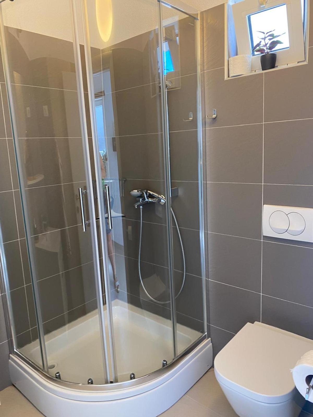 Villa Pina Tisno Apartment Zonsa 2 Pers Exteriér fotografie