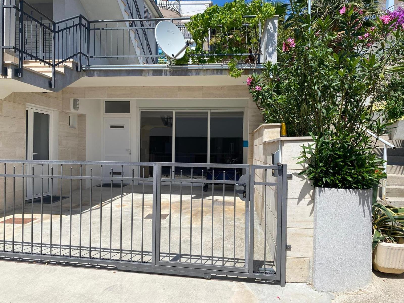 Villa Pina Tisno Apartment Zonsa 2 Pers Exteriér fotografie